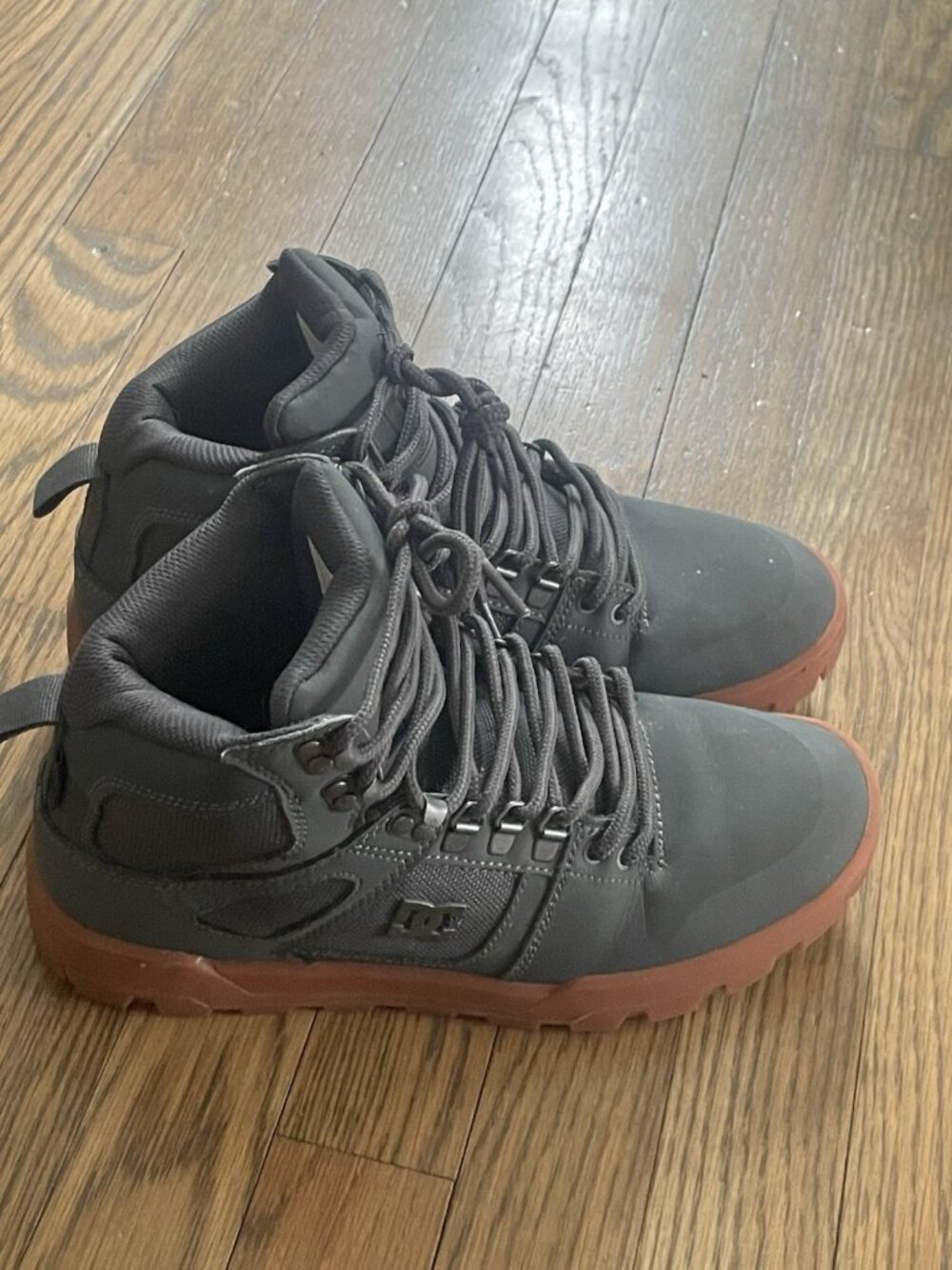 DC Men's Pure High-Top Water Resistant Boots Gray Preowned Excellent Size 8
